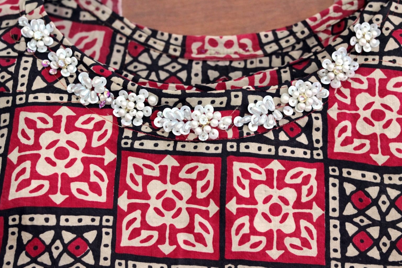 2 Piece Printed Lawn Suit for Women – Summer Casual Kurta & Trouser Set (S, M, L)